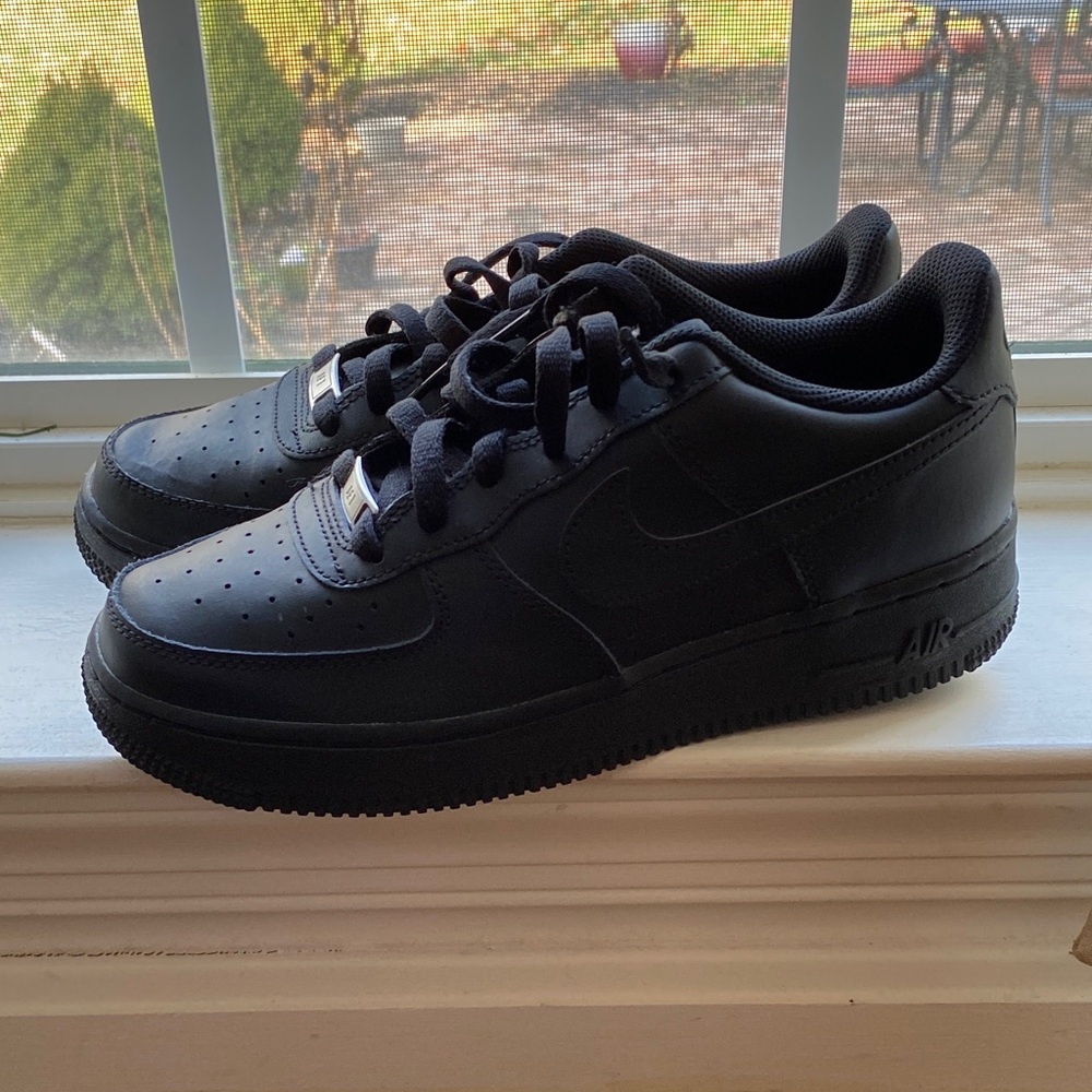 Nike Men's All-Black Sneakers